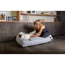 Hondenkussen Fantail 'Stargaze' 100 × 70 Cm - Silver Spoon -Garden Pet & Animal Winkel hondenkussen fantail stargaze 100 x 70 cm silver spoon 1623233129 3 600